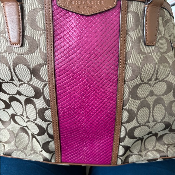 Coach Handbags - GUC Coach and Brown Shoulder Bag with Signature Design